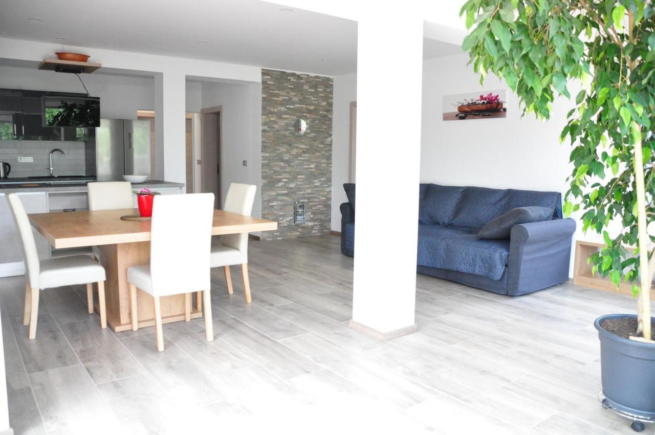 Apartment Cecil Izola Εξωτερικό φωτογραφία