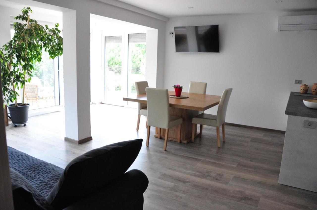 Apartment Cecil Izola Εξωτερικό φωτογραφία